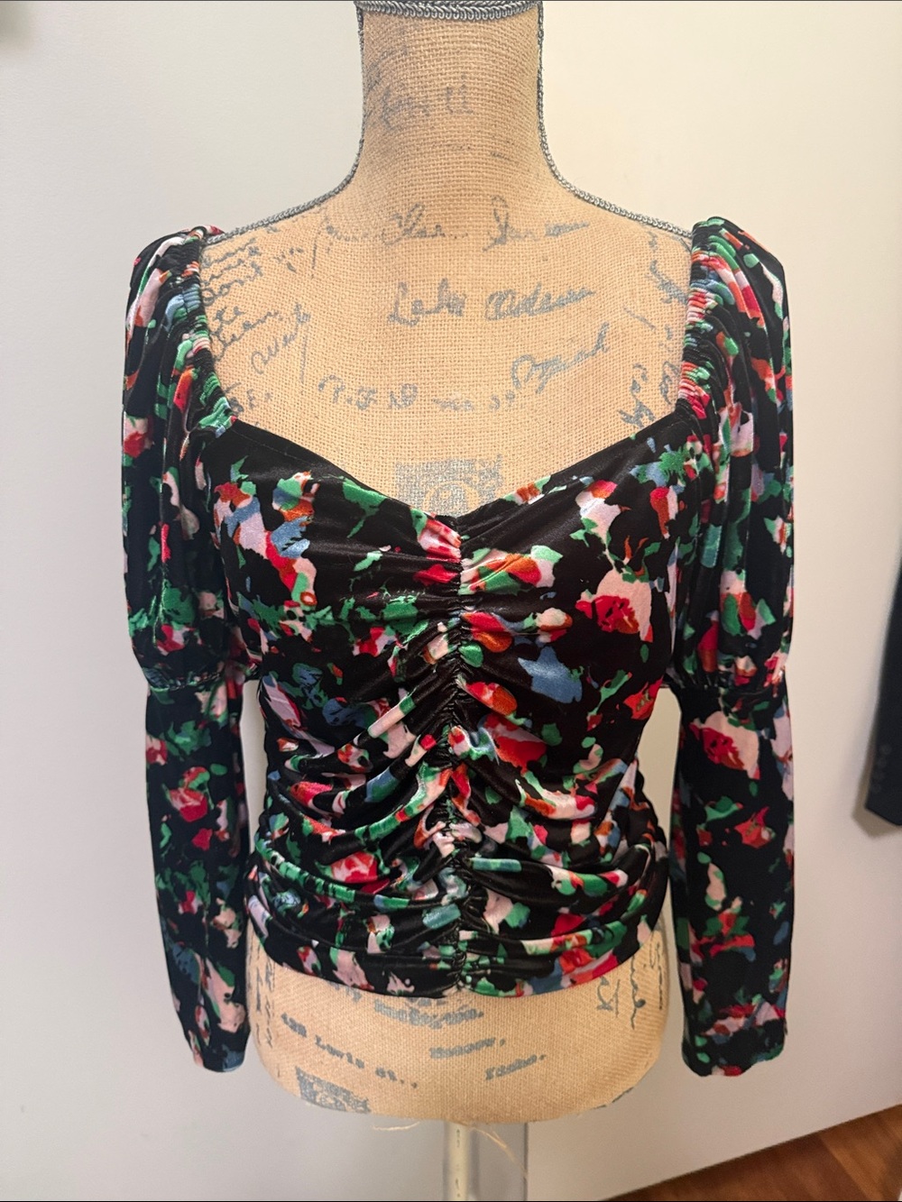 Ruched Floral Long-Sleeve Women’s Top - Black Multi
